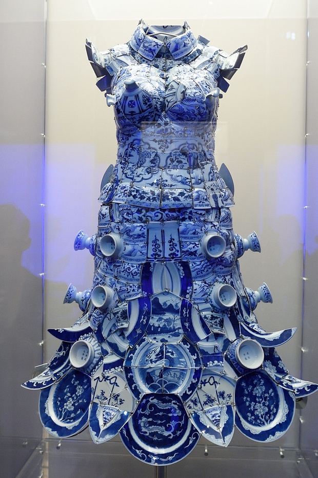 Dress by Li Xiaofeng in China: Through the Looking Glass exhibition at the Metropolitan Museum of Art