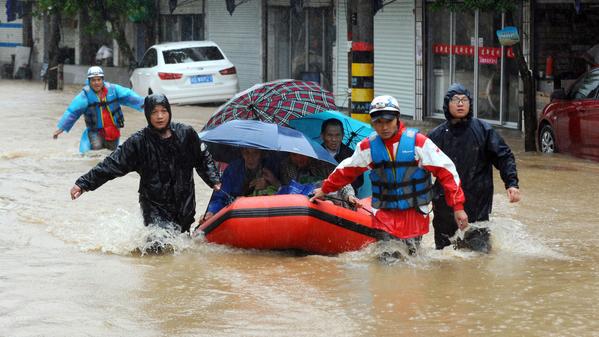 Typhoon Chan-hom hits China